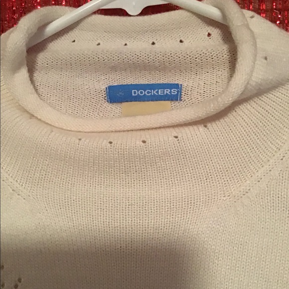 Dockers snowflake sweater❣️very feminine.❣️🎈 - Picture 3 of 8